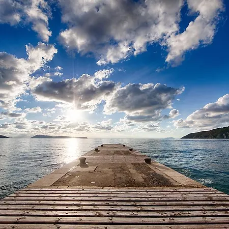 Kamenica דירה Komiža